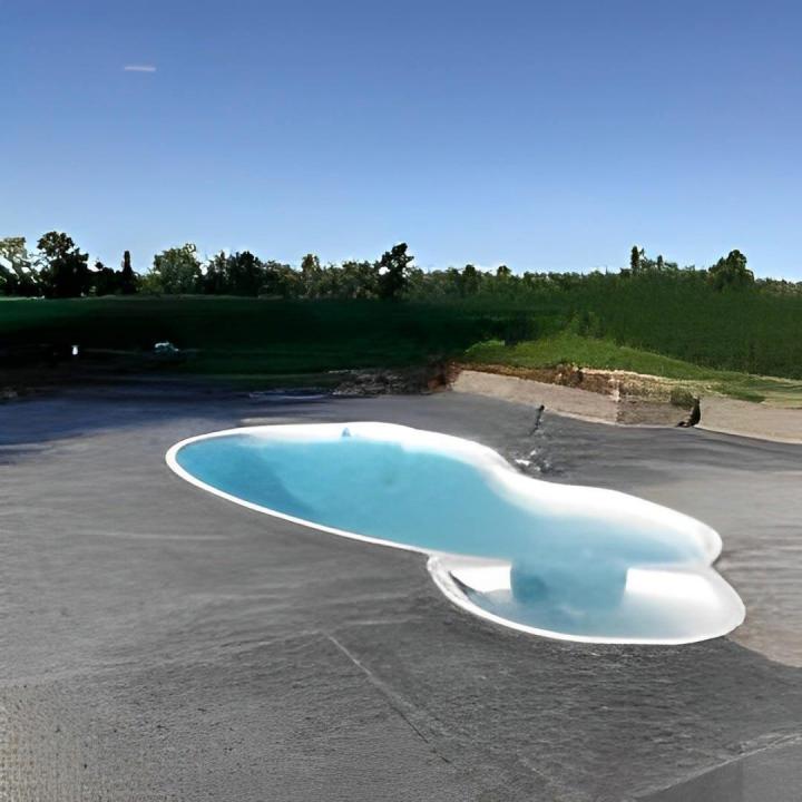 Custom pool and concrete design Sherbrooke